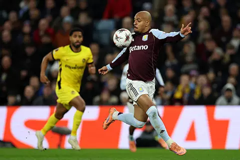 دقيقة بدقيقة.. أستون فيلا 1-0 يونج بويز.. هدف التقدم   